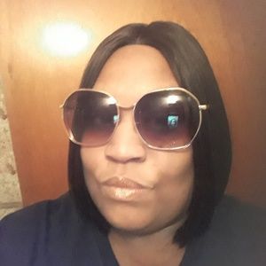 Meet your Posher, Latoria